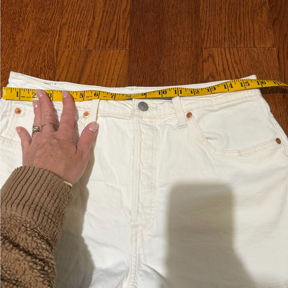 Levi’s 501 ORIGINAL HIGH RISE Jean SHORTS White Denim Button fly Size 32 Stretch - Picture 11 of 13